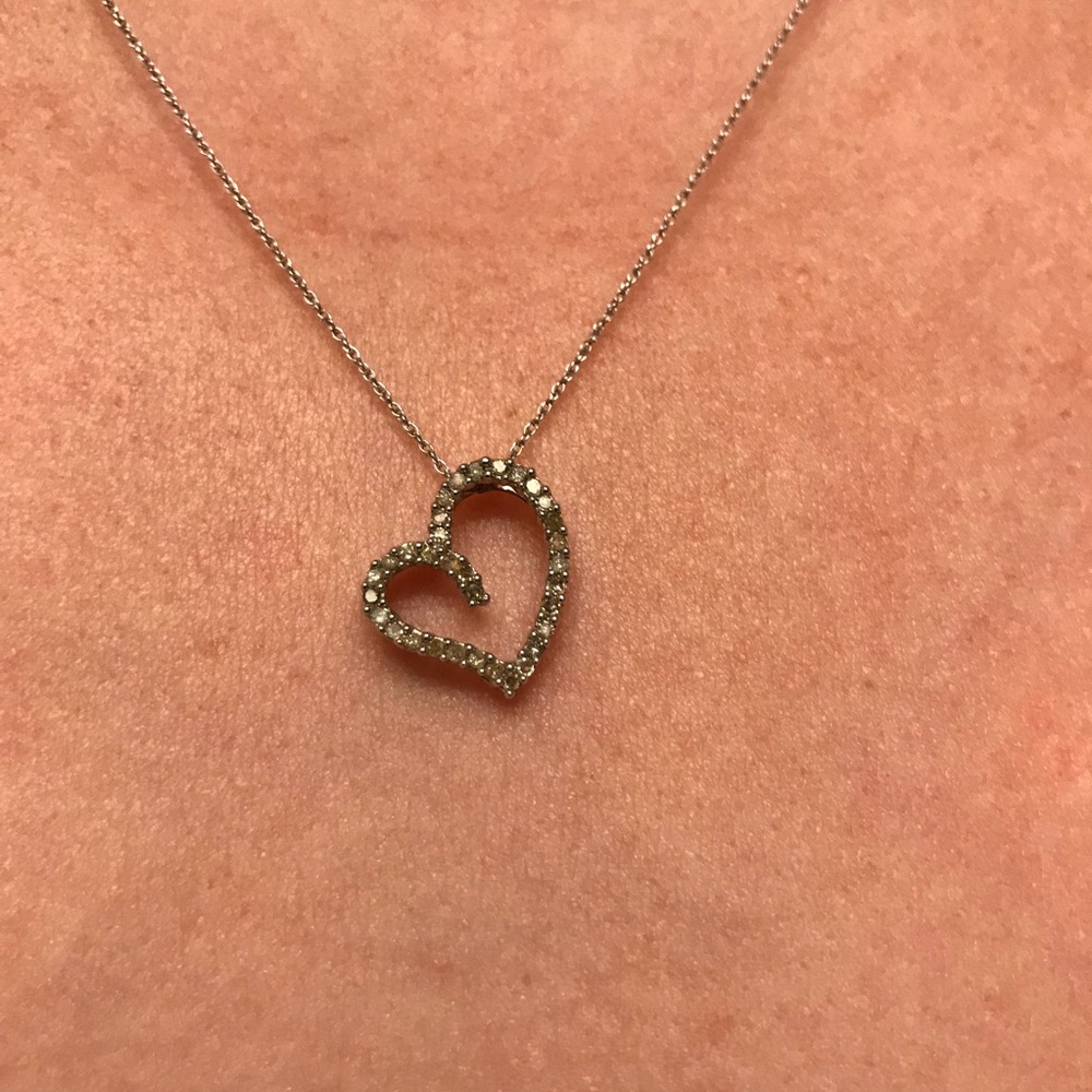 10k white gold necklace with pave diamond heart